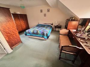 Bedroom- click for photo gallery